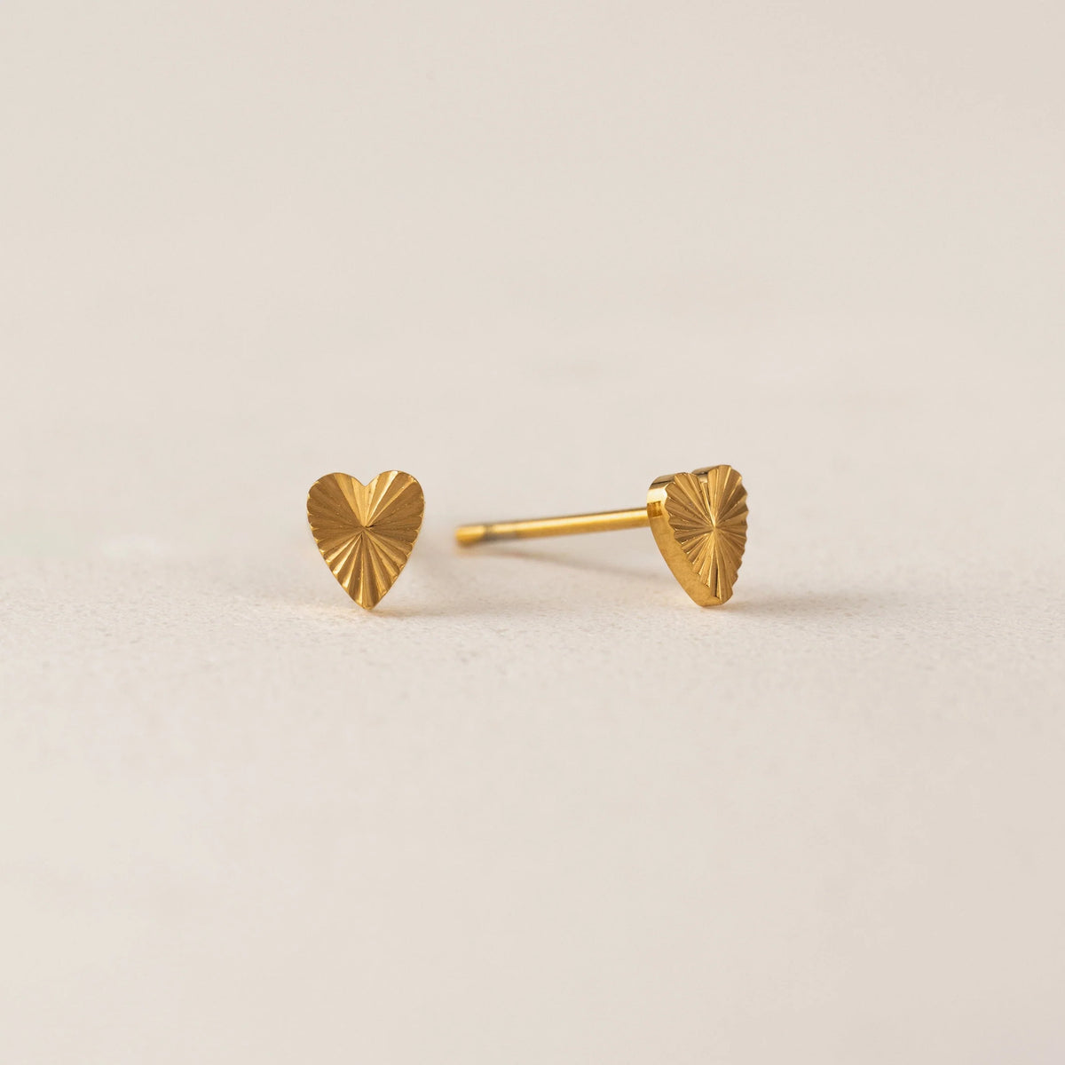 Fluted Heart Studs Gold