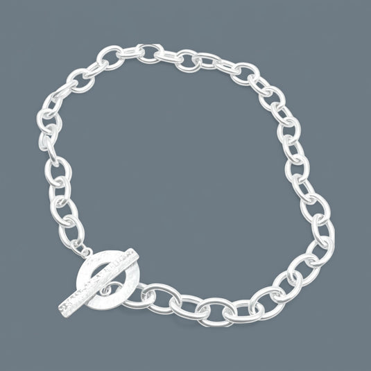 Meet Astrid, the necklace that breaks all the rules by looking chic and chunky while weighing practically nothing. Hollow and lightweight