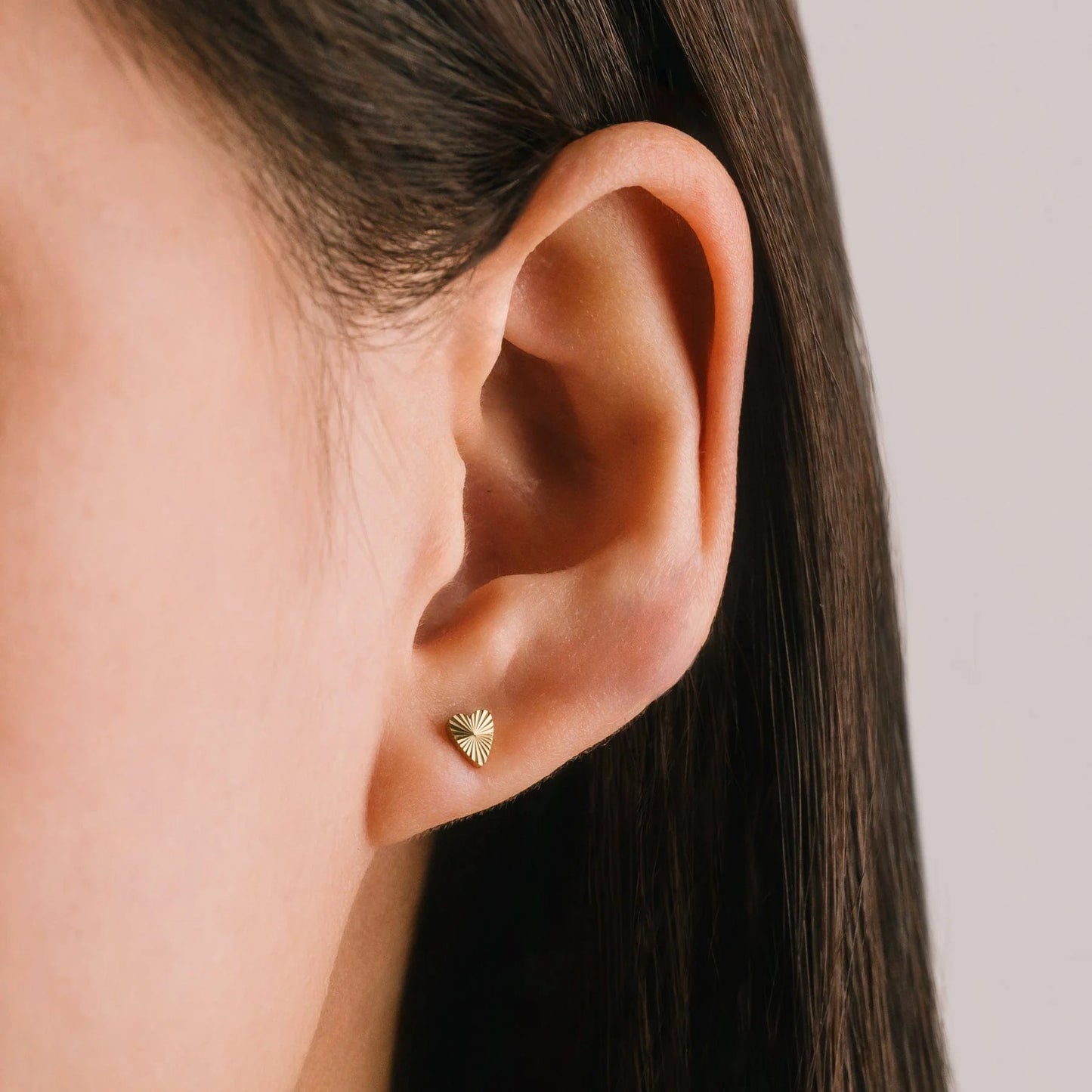 Fluted Heart Studs Gold