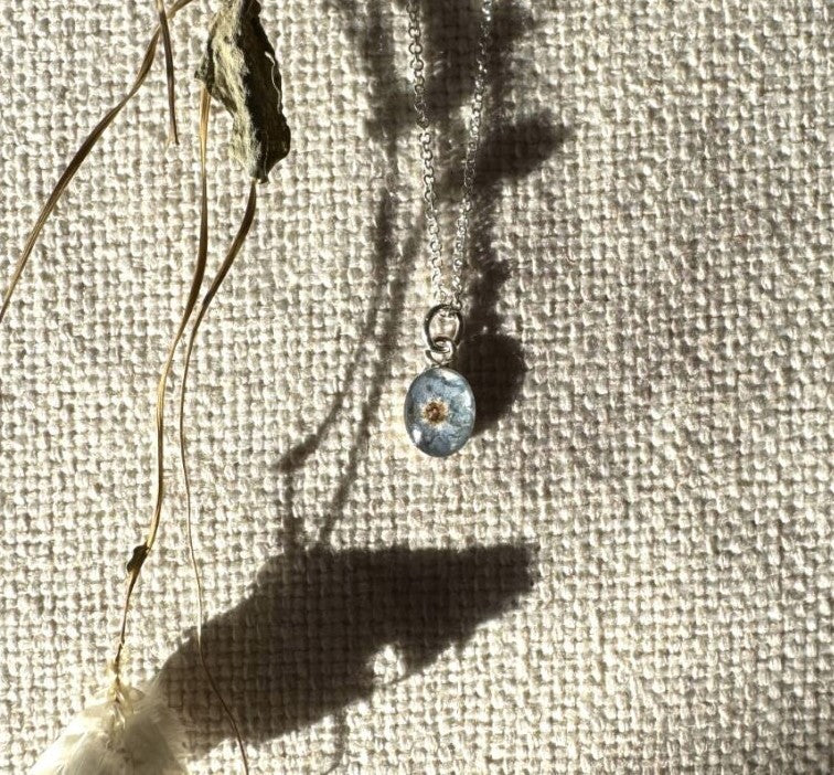 Forget me Not Small Necklace
