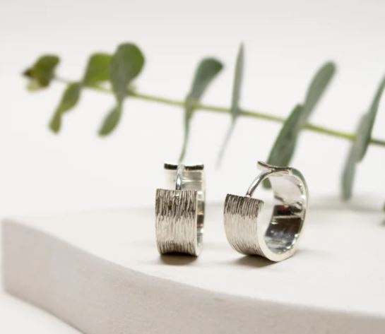 Cerceaux articulés en écorce d'arbre