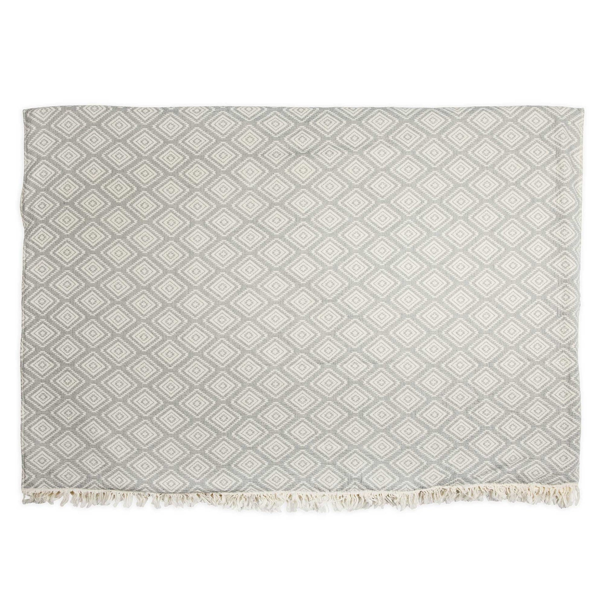 Devon Fleece Lined Throw Pyramid Light Grey